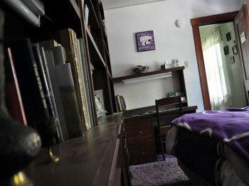 Lazy T Ranch Guest House แมนฮัตตัน ภายนอก รูปภาพ
