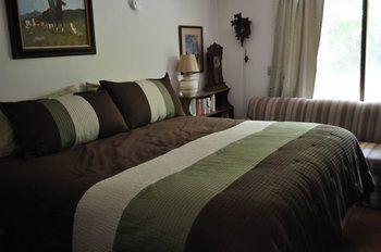 Lazy T Ranch Guest House แมนฮัตตัน ภายนอก รูปภาพ