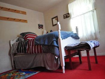 Lazy T Ranch Guest House แมนฮัตตัน ภายนอก รูปภาพ