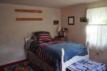 Lazy T Ranch Guest House แมนฮัตตัน ภายนอก รูปภาพ